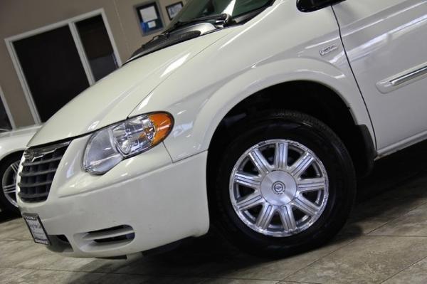 New-2007-Chrysler-Town---Country-Touring-LWB-Signa