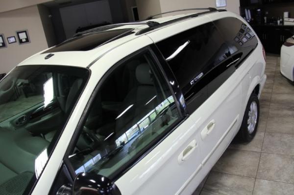 New-2007-Chrysler-Town---Country-Touring-LWB-Signa