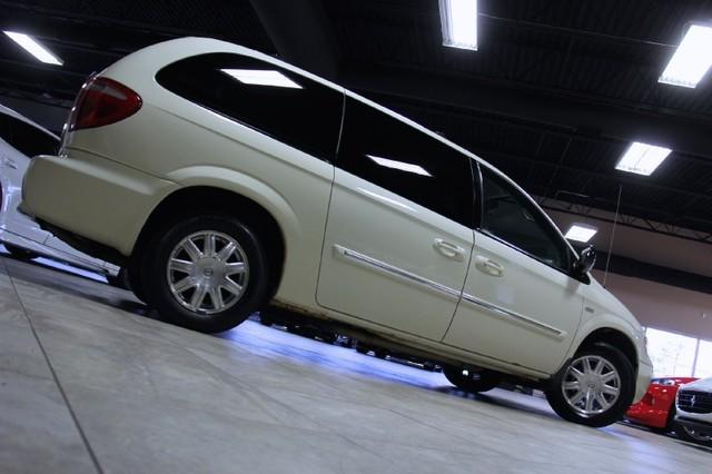 New-2007-Chrysler-Town---Country-Touring-LWB-Signa