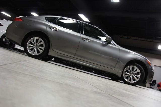 New-2011-Infiniti-M37X-AWD-x