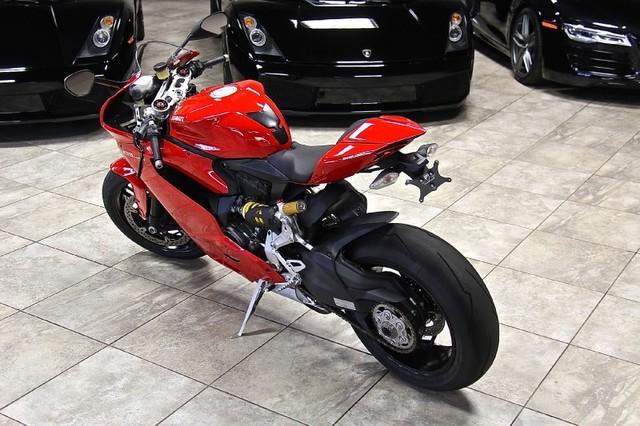 New-2013-Ducati-1199-Panigale-Sport