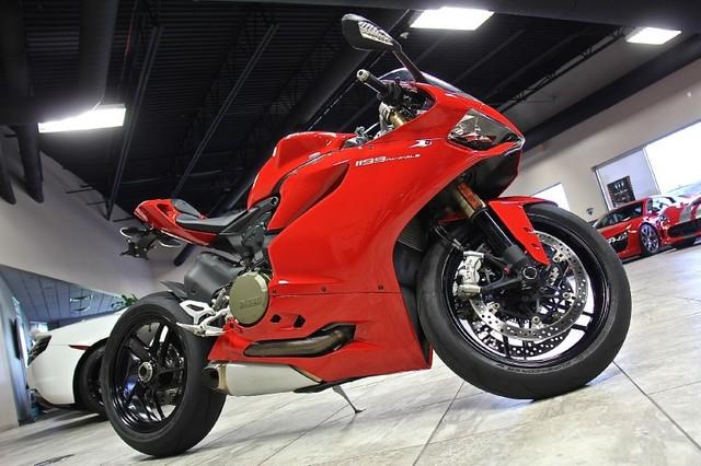 New-2013-Ducati-1199-Panigale-Sport