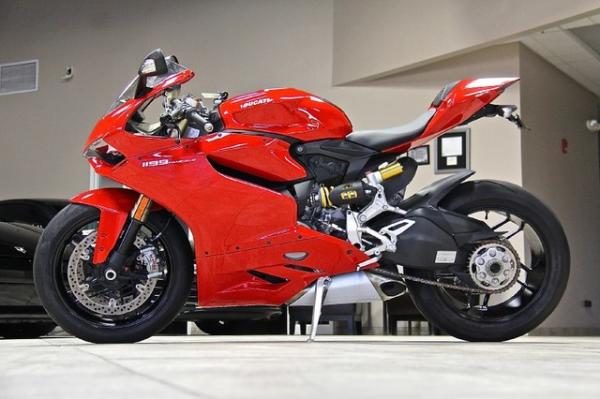 New-2013-Ducati-1199-Panigale-Sport