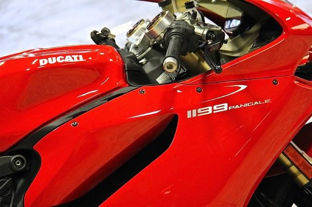 New-2013-Ducati-1199-Panigale-Sport