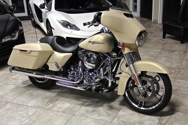 New-2014-Harley-Davidson-Street-Glide-Special-FLHXS