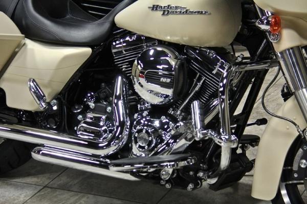 New-2014-Harley-Davidson-Street-Glide-Special-FLHXS