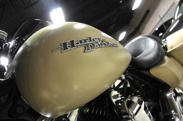 New-2014-Harley-Davidson-Street-Glide-Special-FLHXS