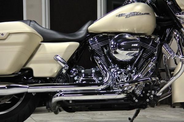 New 2014 Harley-Davidson Street Glide Special FLHXS for sale Sold at Chicago Motor Cars in West Chicago IL 60185 4