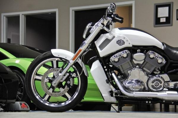 New-2011-Harley-Davidson-V-Rod-Muscle