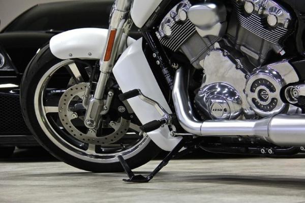 New-2011-Harley-Davidson-V-Rod-Muscle