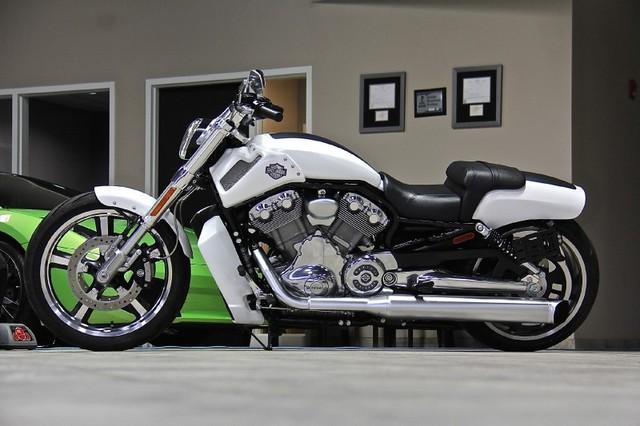 New-2011-Harley-Davidson-V-Rod-Muscle