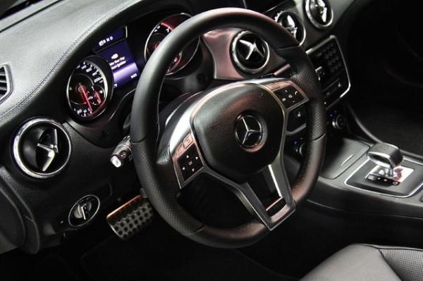 New-2015-Mercedes-Benz-GLA45-AMG-4-Matic