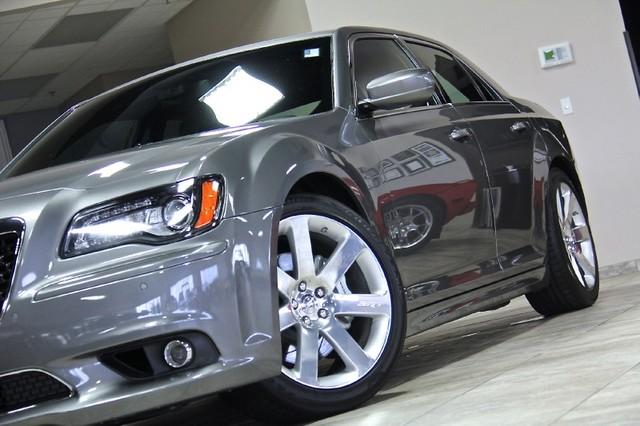 New-2012-Chrysler-300-SRT8-SRT8