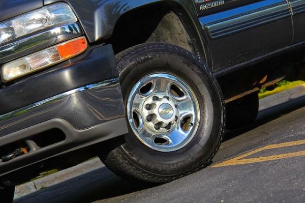 New 2002 Chevrolet Silverado 2500HD for sale Sold at Chicago Motor Cars in West Chicago IL 60185 3