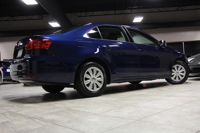 New-2012-Volkswagen-Jetta-S