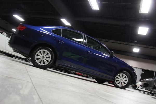 New-2012-Volkswagen-Jetta-S