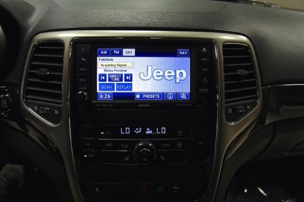 New-2011-Jeep-Grand-Cherokee-Laredo-4WD