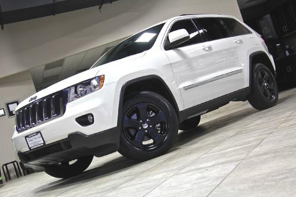 New-2011-Jeep-Grand-Cherokee-Laredo-4WD