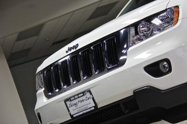 New-2011-Jeep-Grand-Cherokee-Laredo-4WD