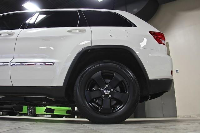 New-2011-Jeep-Grand-Cherokee-Laredo-4WD