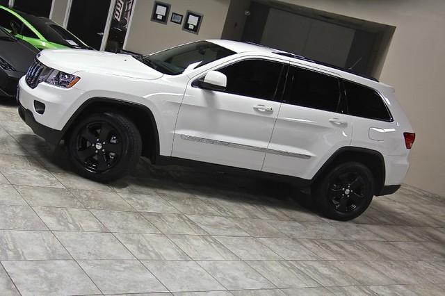 New-2011-Jeep-Grand-Cherokee-Laredo-4WD