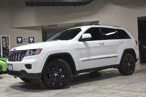 New-2011-Jeep-Grand-Cherokee-Laredo-4WD