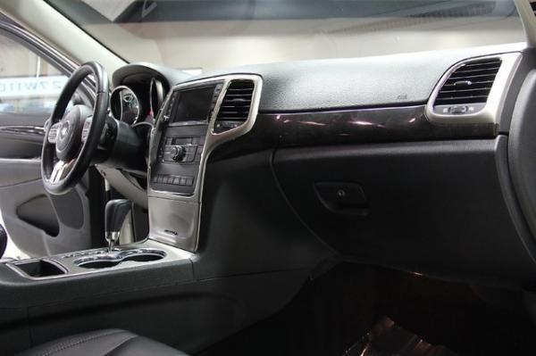 New-2011-Jeep-Grand-Cherokee-Laredo-4WD