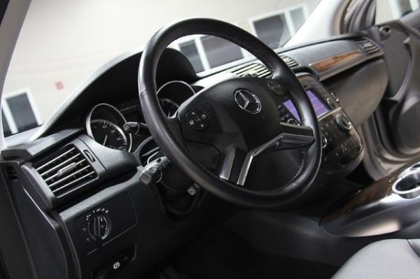 New-2012-Mercedes-Benz-R350-4Matic