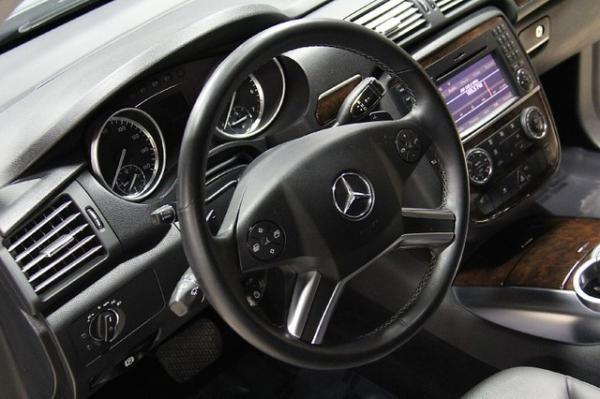 New-2012-Mercedes-Benz-R350-4Matic