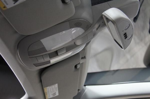 New-2012-Mercedes-Benz-R350-4Matic