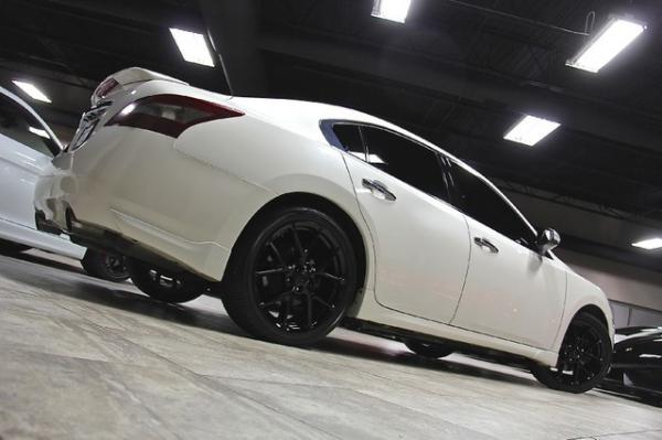 New-2010-Nissan-Maxima