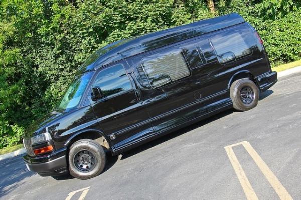 New 2006 GMC Savana 3500 Explorer Limited SE 3500 for sale Sold at Chicago Motor Cars in West Chicago IL 60185 6