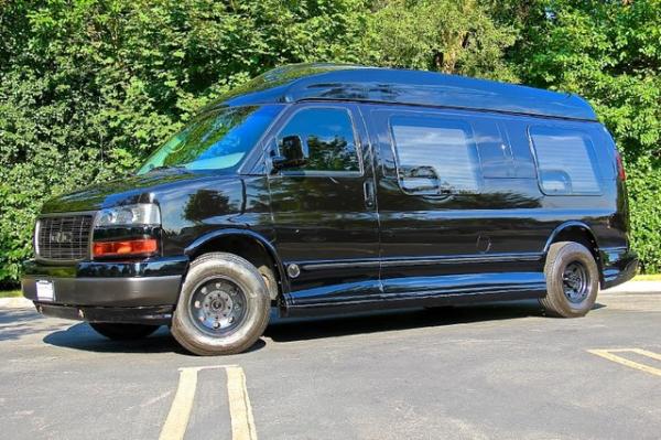 New 2006 GMC Savana 3500 Explorer Limited SE 3500 for sale Sold at Chicago Motor Cars in West Chicago IL 60185 1