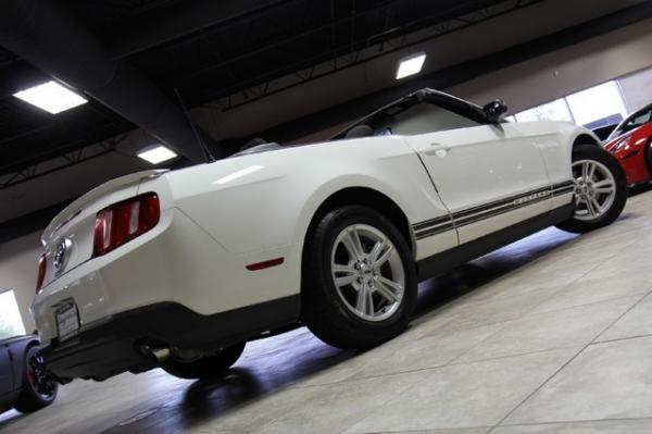 New-2011-Ford-Mustang-V6