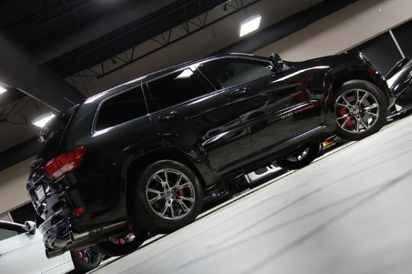 New-2012-Jeep-Grand-Cherokee-SRT8-4WD