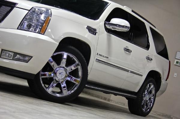 New 2008 Cadillac Escalade AWD for sale Sold at Chicago Motor Cars in West Chicago IL 60185 4