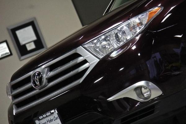 New 2011 Toyota Highlander Limited Limited for sale Sold at Chicago Motor Cars in West Chicago IL 60185 4