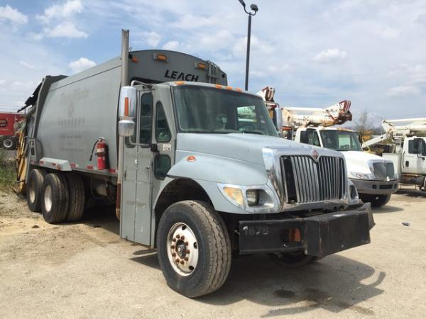 New-2004-International-7400