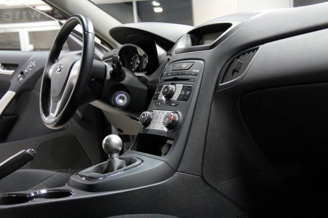New-2010-Hyundai-Genesis-Coupe-R-Spec-Turbo