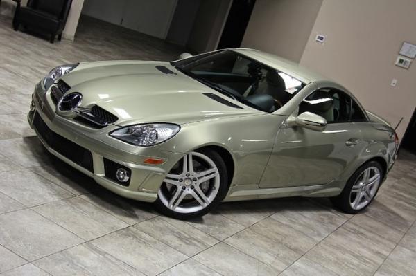 New 2011 Mercedes-Benz SLK350 SLK350 for sale Sold at Chicago Motor Cars in West Chicago IL 60185 2
