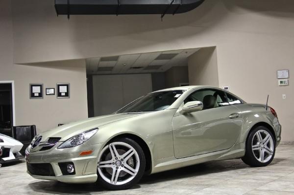 New 2011 Mercedes-Benz SLK350 SLK350 for sale Sold at Chicago Motor Cars in West Chicago IL 60185 1