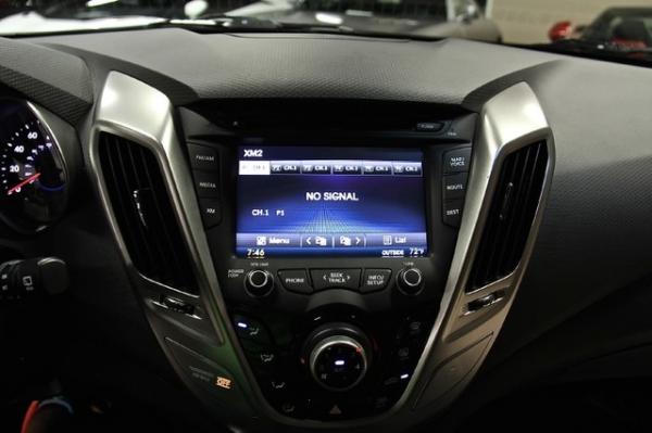 New-2012-Hyundai-Veloster