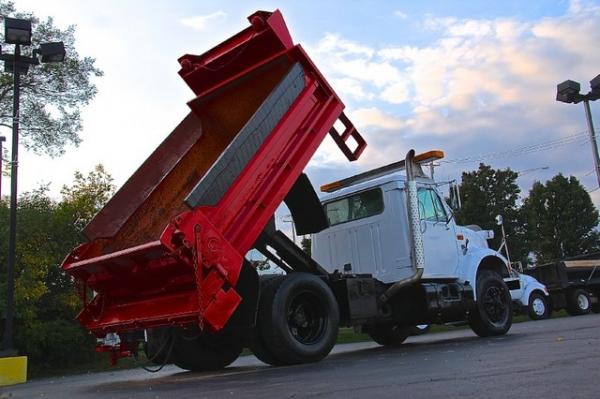 New-1997-International-4900-Medium-Duty-Dump