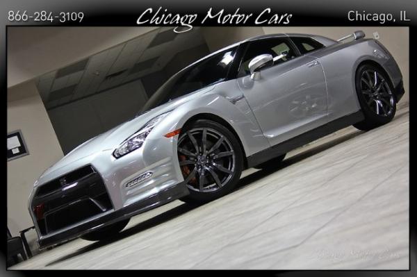 Used 2015 Nissan GT-R Premium for sale Sold at Chicago Motor Cars in West Chicago IL 60185 3