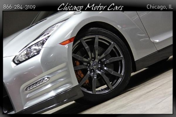 Used 2015 Nissan GT-R Premium for sale Sold at Chicago Motor Cars in West Chicago IL 60185 4