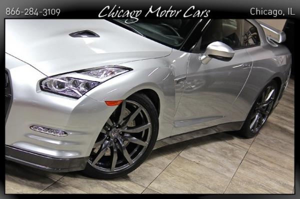 Used 2015 Nissan GT-R Premium for sale Sold at Chicago Motor Cars in West Chicago IL 60185 6
