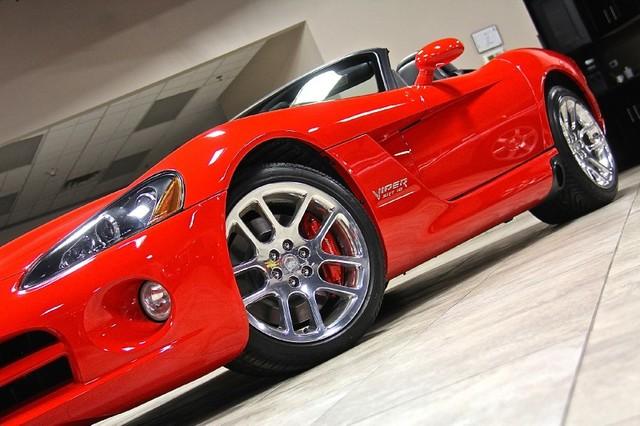 New-2004-Dodge-Viper-SRT10