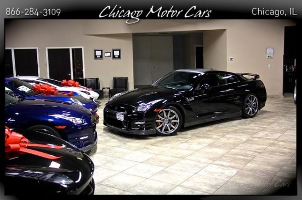 Used 2014 Nissan GT-R Premium for sale Sold at Chicago Motor Cars in West Chicago IL 60185 3