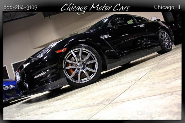 Used 2014 Nissan GT-R Premium for sale Sold at Chicago Motor Cars in West Chicago IL 60185 4