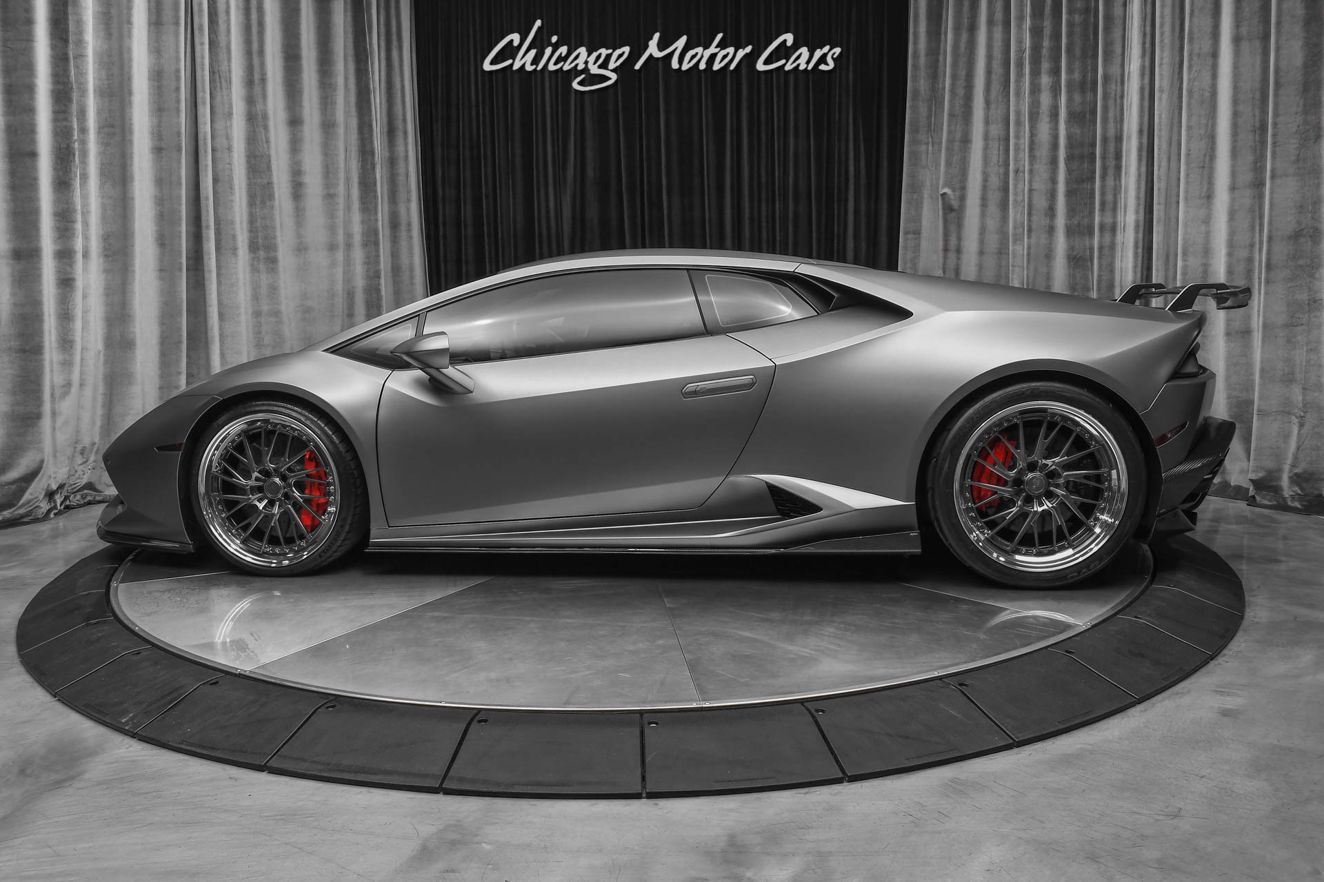 Used-2015-Lamborghini-Huracan-LP-610-4-Coupe-Twin-Turbo-Carbon-Fiber-ANRKY-Wheels-Hot-Color-Combo